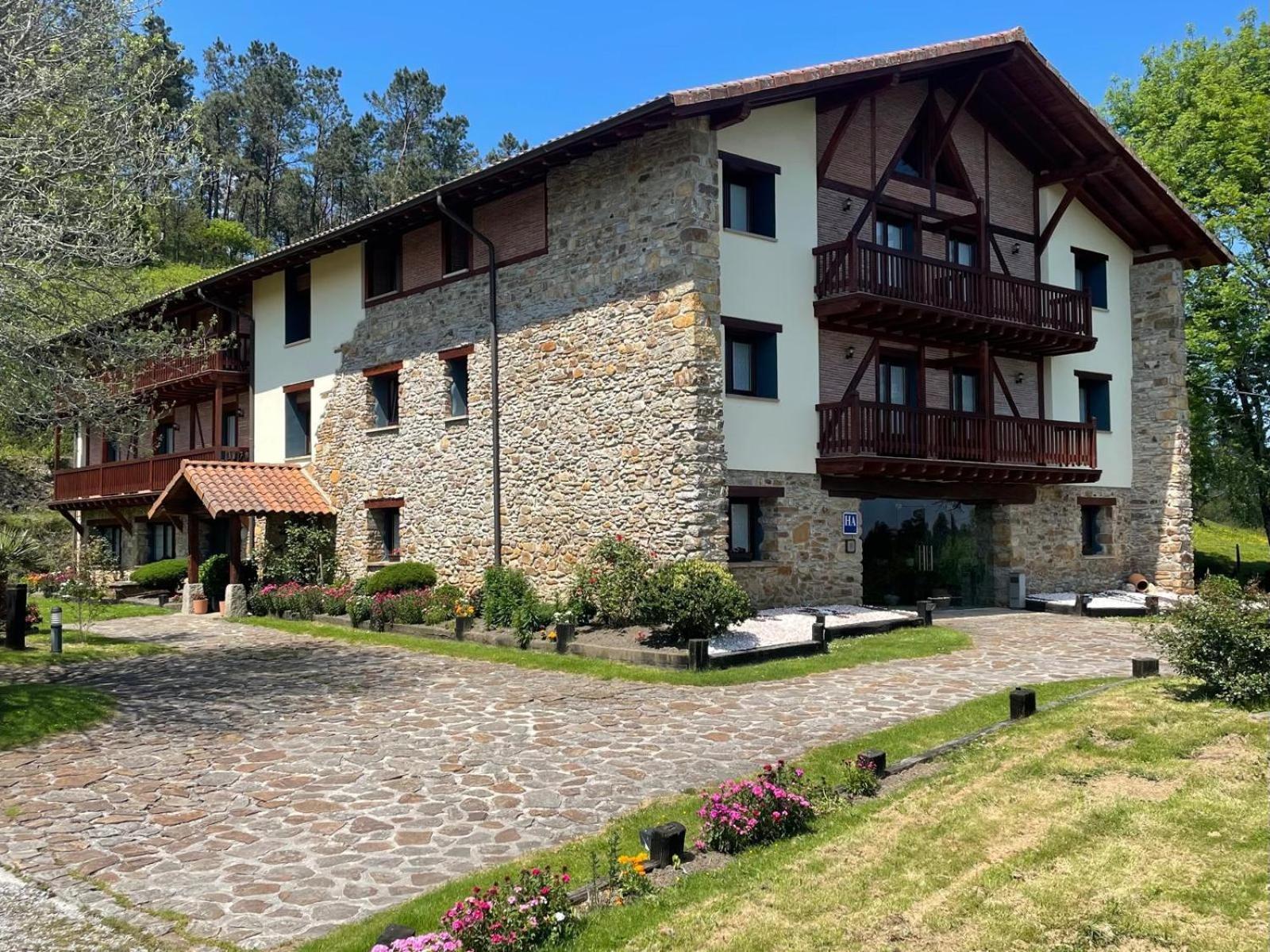 Apart-hotel Rural Atxurra Bermeo
